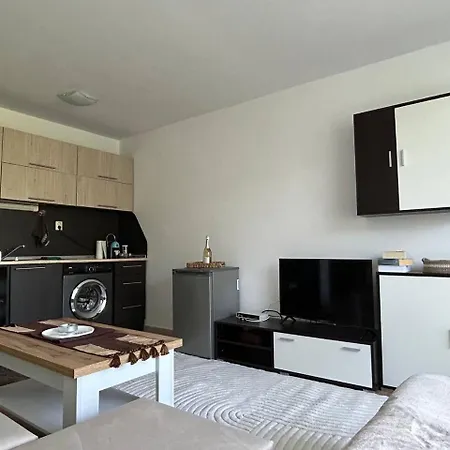 лятно студио Apartment *