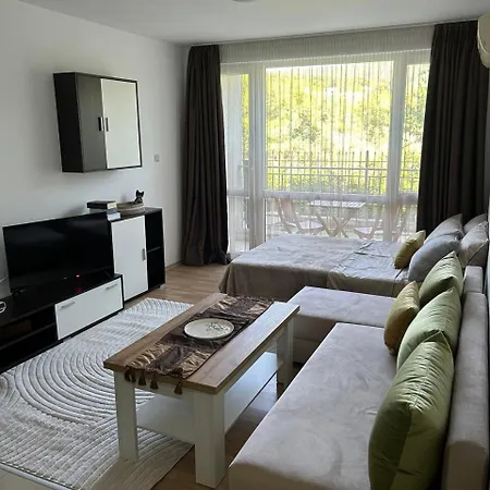 лятно студио *